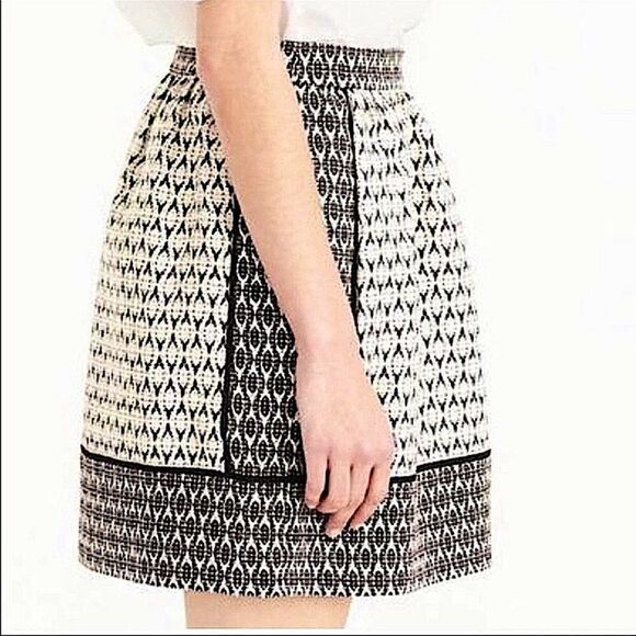 J. Crew Textured Jacquard Block Print Black and White Graphic Mini Skirt Size 8 - Picture 3 of 11